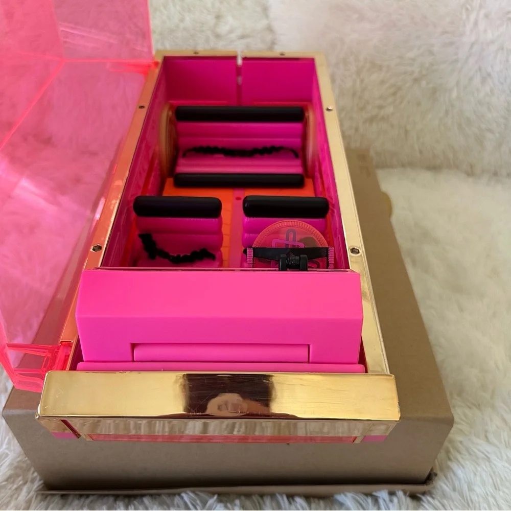 L.O.L. SURPRISE 3-in-1 Party Cruiser Pink OMG Doll Car Pool Dance Floor